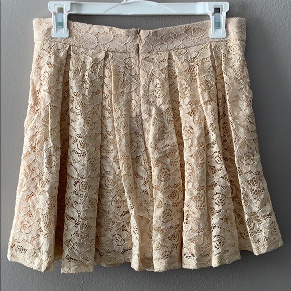 Donating soon! Forever 21 lace pleated skirt - Picture 2 of 3